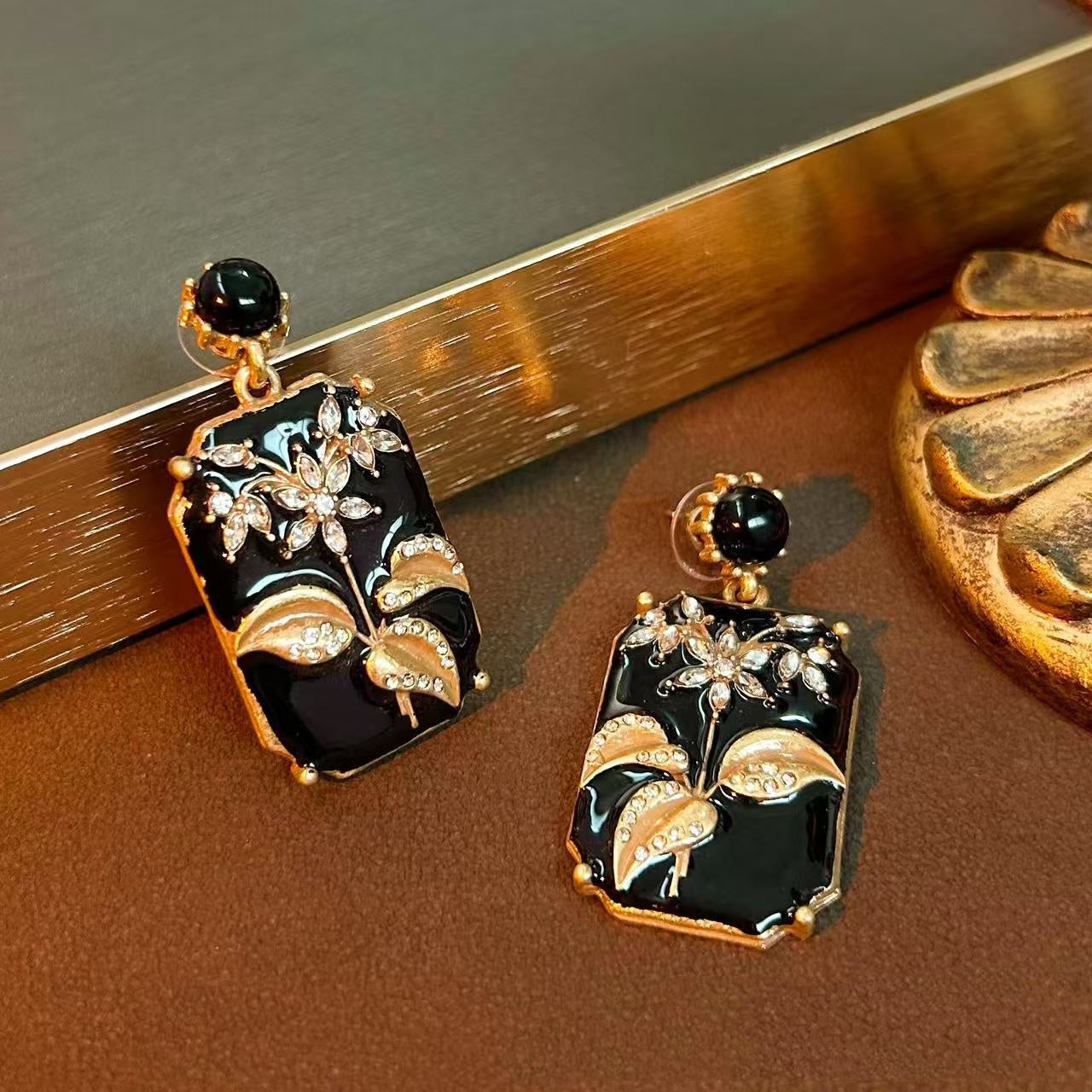 Black Enamel Gorgeous Retro Made Earrings