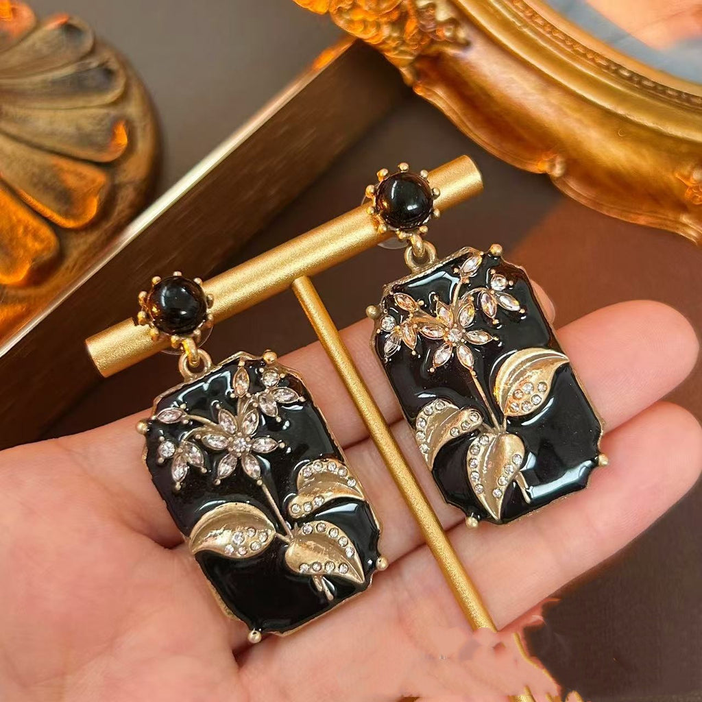 Black Enamel Gorgeous Retro Made Earrings