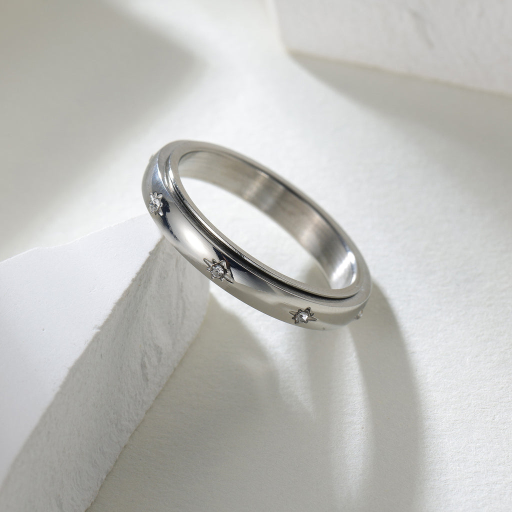 Amaní · Diamond Studded Geometric Rotating Ring