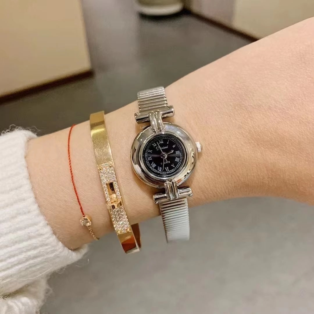 Fashionable Trend Quartz Watch Retro Lamp Luxurious Women's Watch